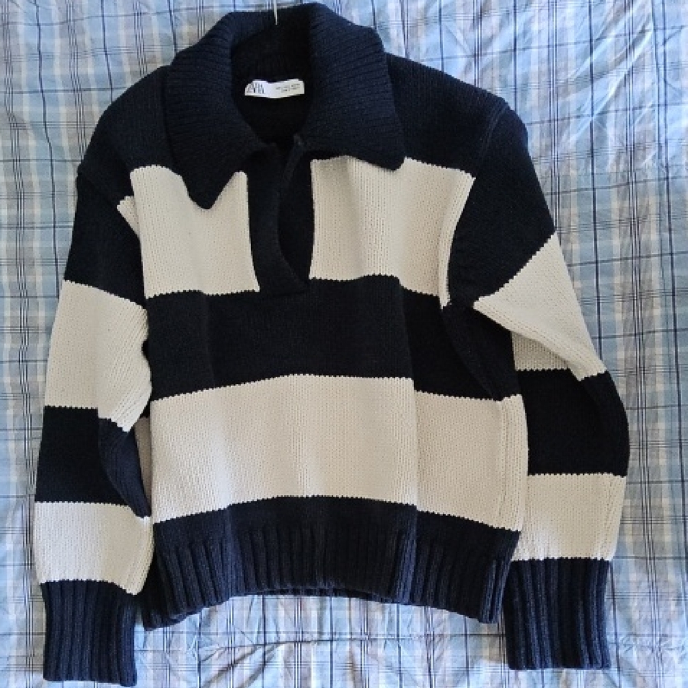 Zara Navy and White Knit Polo Sweater. Excellent Conditions. Size L.